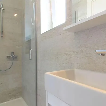 וילה Sunshine With Private Hot Tub פרוי