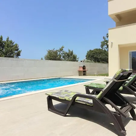 Sunshine With Private Hot Tub וילה פרוי